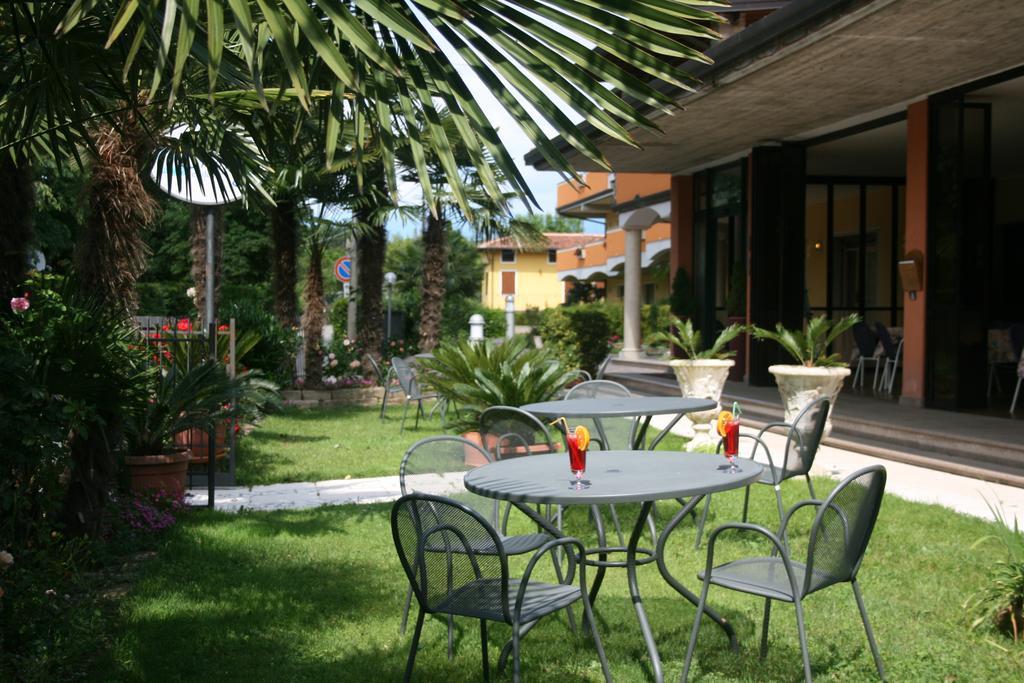 مانربا ديل جاردا Residence Miralago Rooms & Apartments المظهر الخارجي الصورة