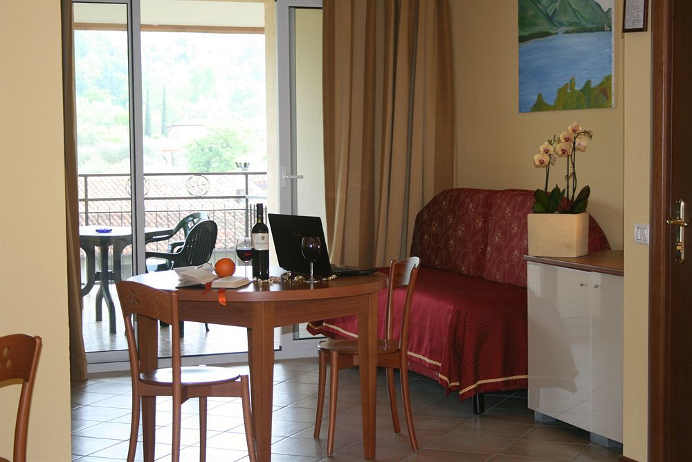 مانربا ديل جاردا Residence Miralago Rooms & Apartments المظهر الخارجي الصورة