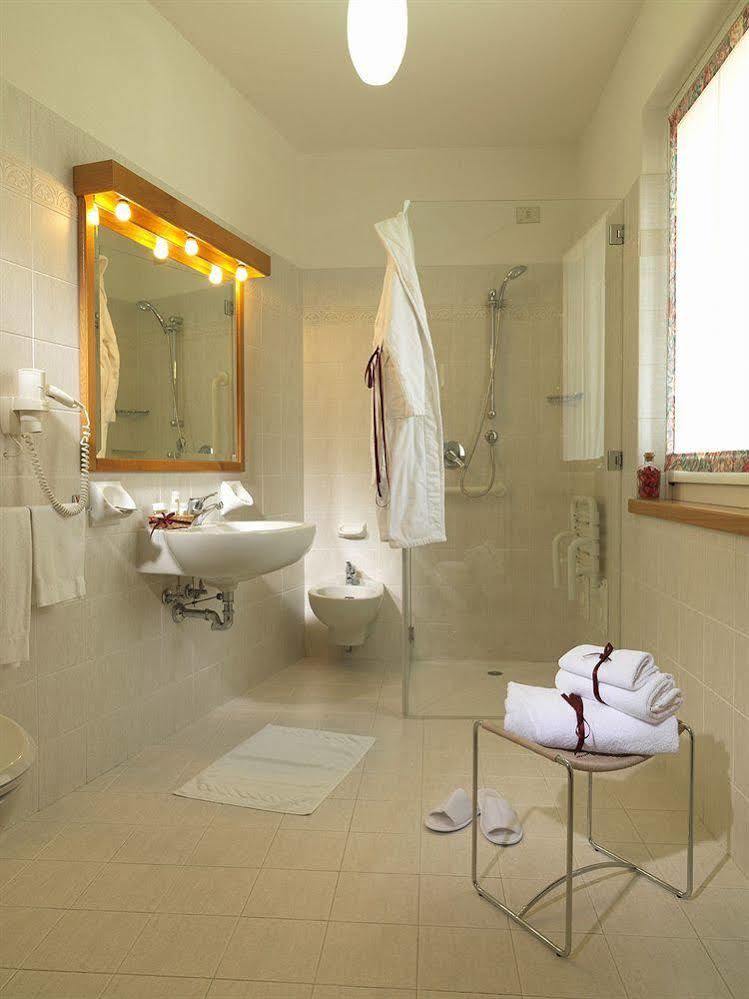 مانربا ديل جاردا Residence Miralago Rooms & Apartments المظهر الخارجي الصورة
