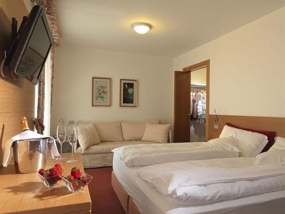 مانربا ديل جاردا Residence Miralago Rooms & Apartments المظهر الخارجي الصورة