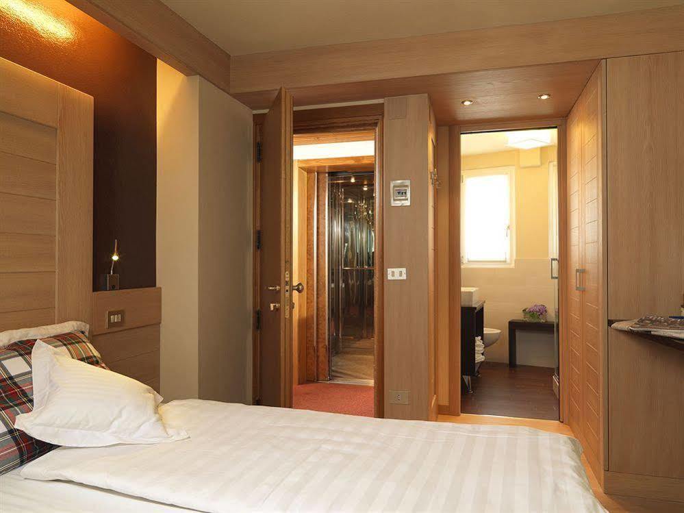 مانربا ديل جاردا Residence Miralago Rooms & Apartments المظهر الخارجي الصورة