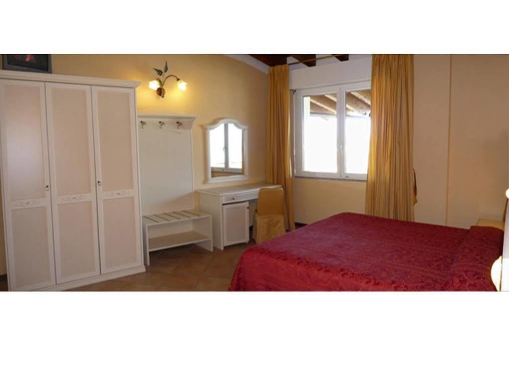 مانربا ديل جاردا Residence Miralago Rooms & Apartments المظهر الخارجي الصورة