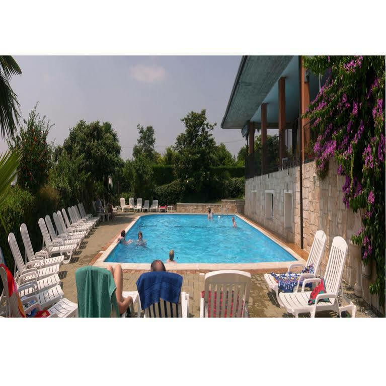 مانربا ديل جاردا Residence Miralago Rooms & Apartments المظهر الخارجي الصورة